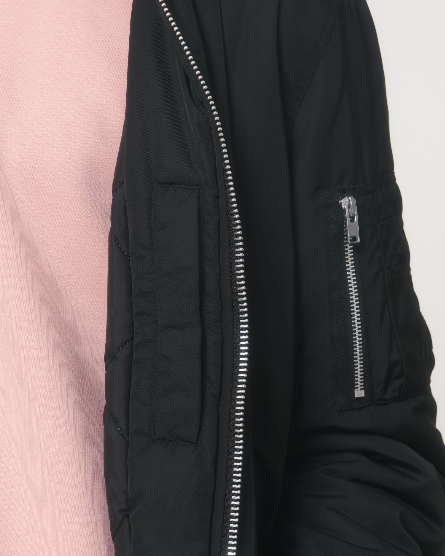 Bomber - Black - Vorderseite Detail